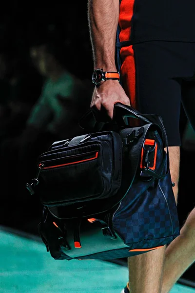 Look 33